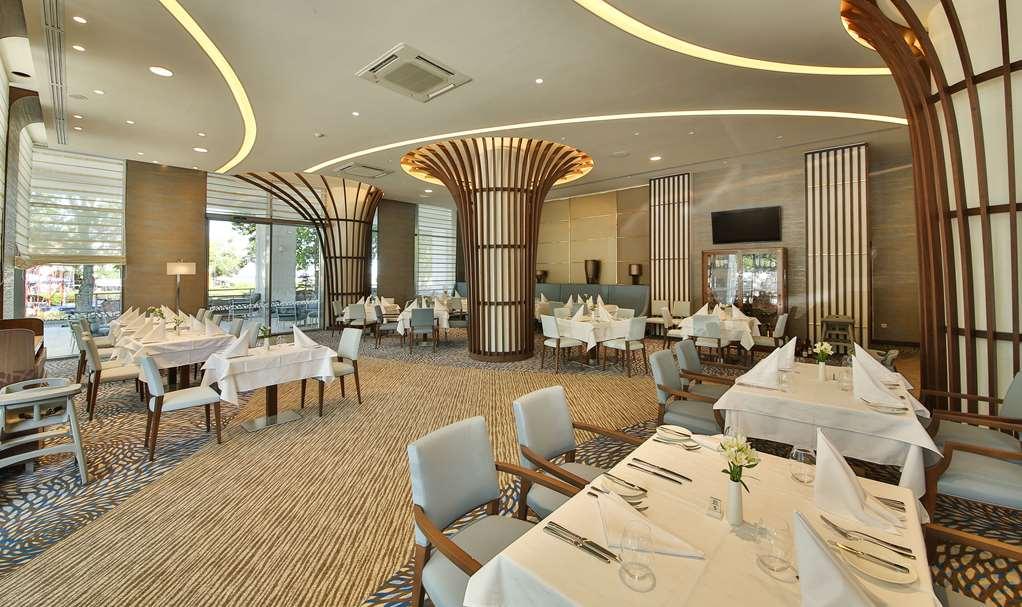 Maritim Hotel Paradise Blue Албена Ресторан фото