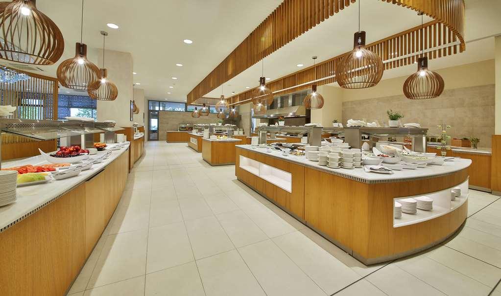 Maritim Hotel Paradise Blue Албена Ресторан фото