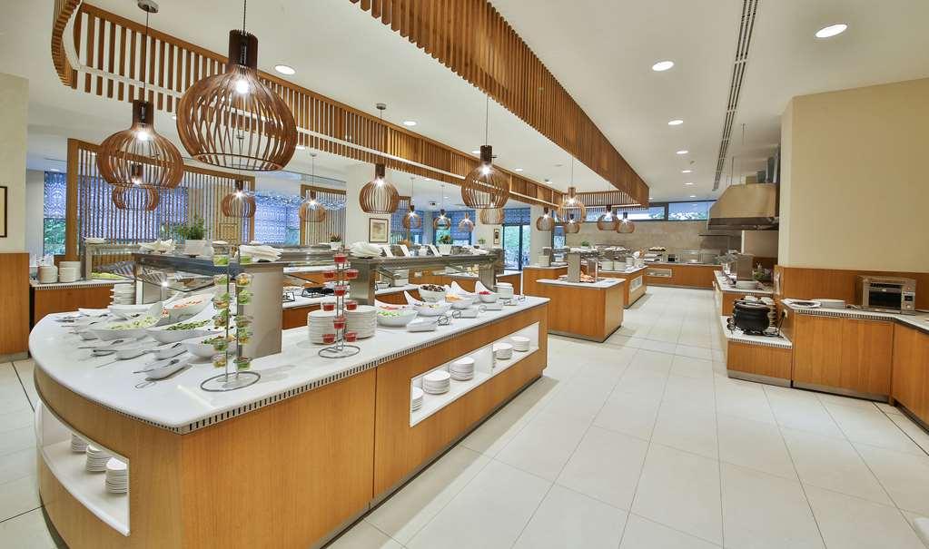 Maritim Hotel Paradise Blue Албена Ресторан фото